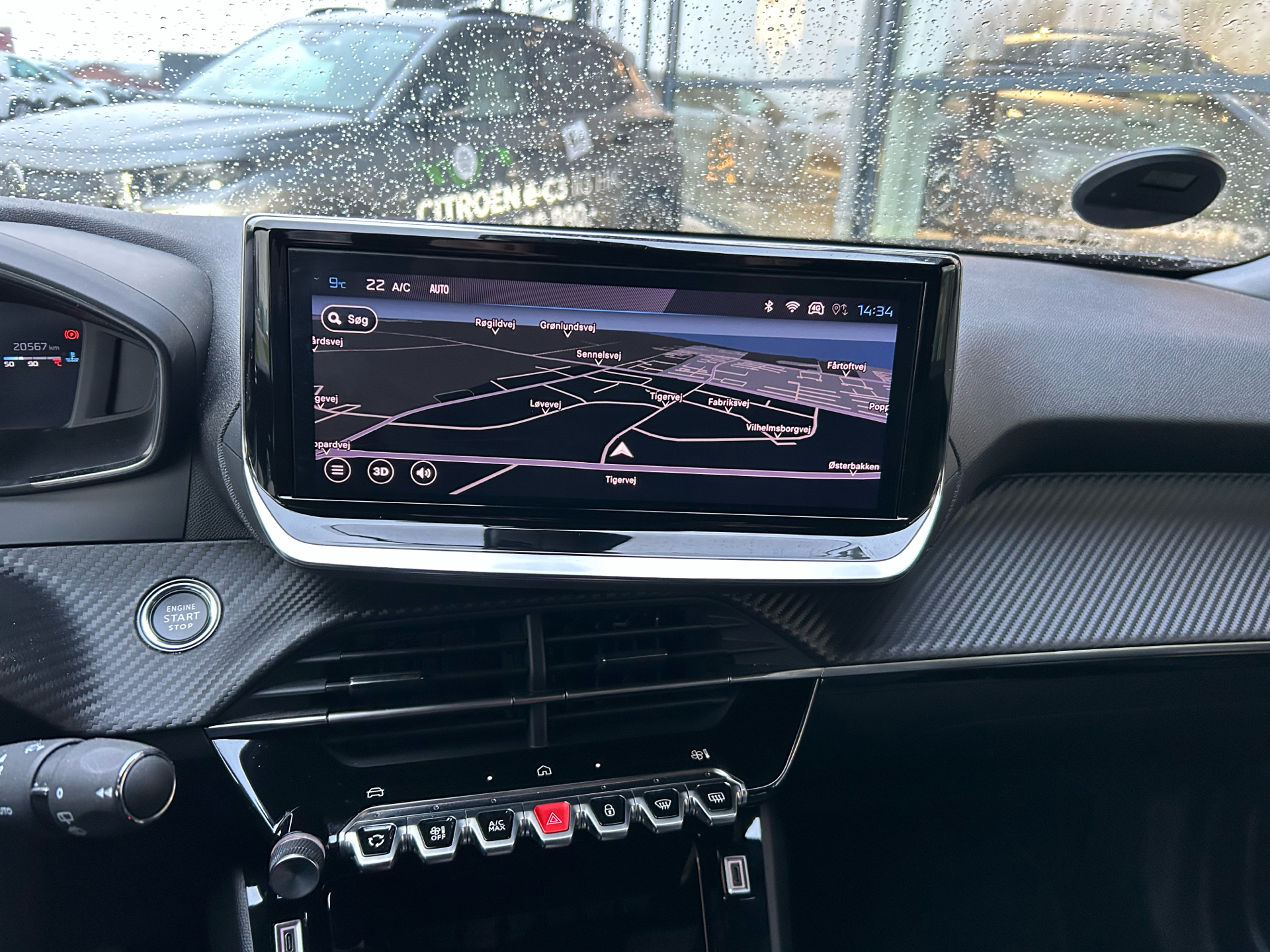 Billede af Peugeot 2008 1,2 PureTech First Selection EAT8 130HK 5d 8g Aut.