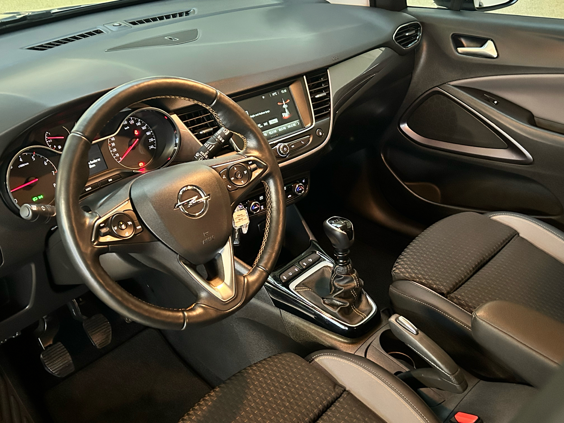 Billede af Opel Crossland X 1,2 T Impress Start/Stop 110HK 5d 6g