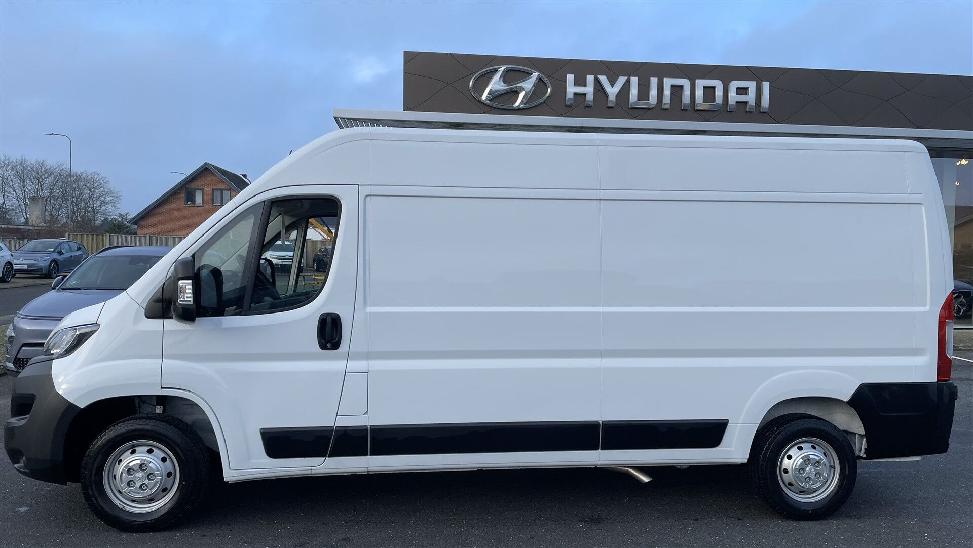 Billede af Peugeot Boxer 335 L3H2 2,2 BlueHDi Premium 140HK Van 6g