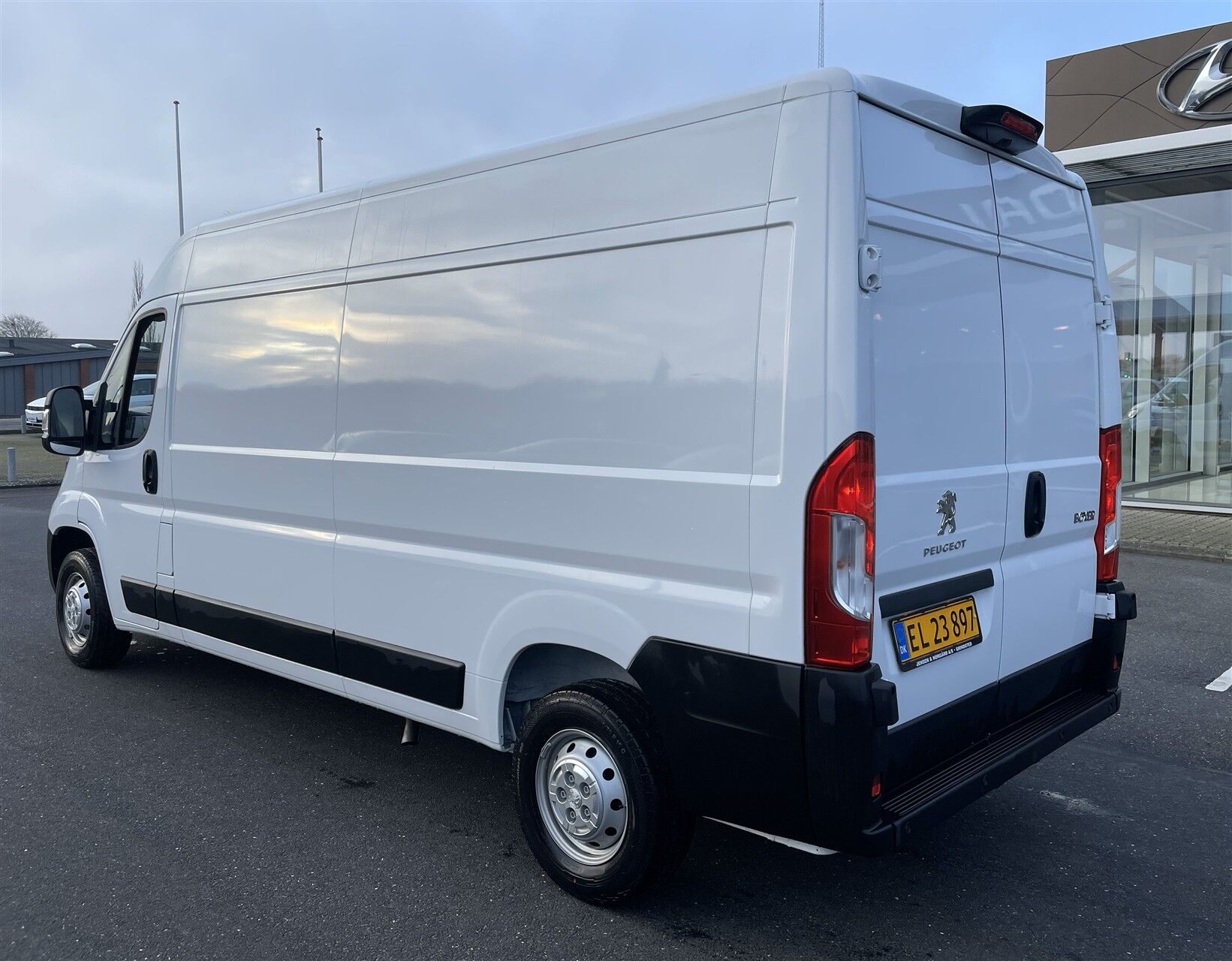 Billede af Peugeot Boxer 335 L3H2 2,2 BlueHDi Premium 140HK Van 6g