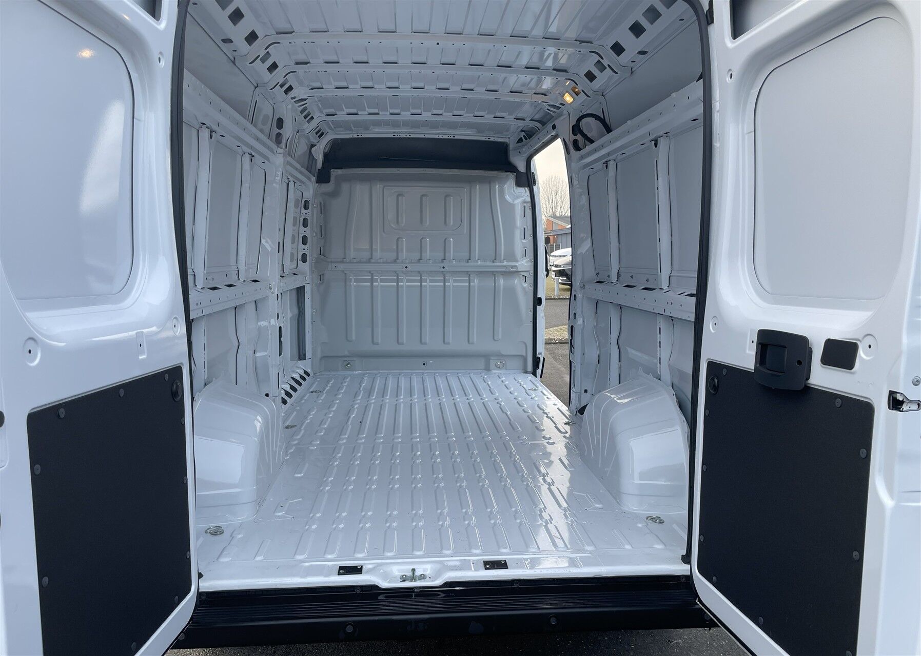 Billede af Peugeot Boxer 335 L3H2 2,2 BlueHDi Premium 140HK Van 6g