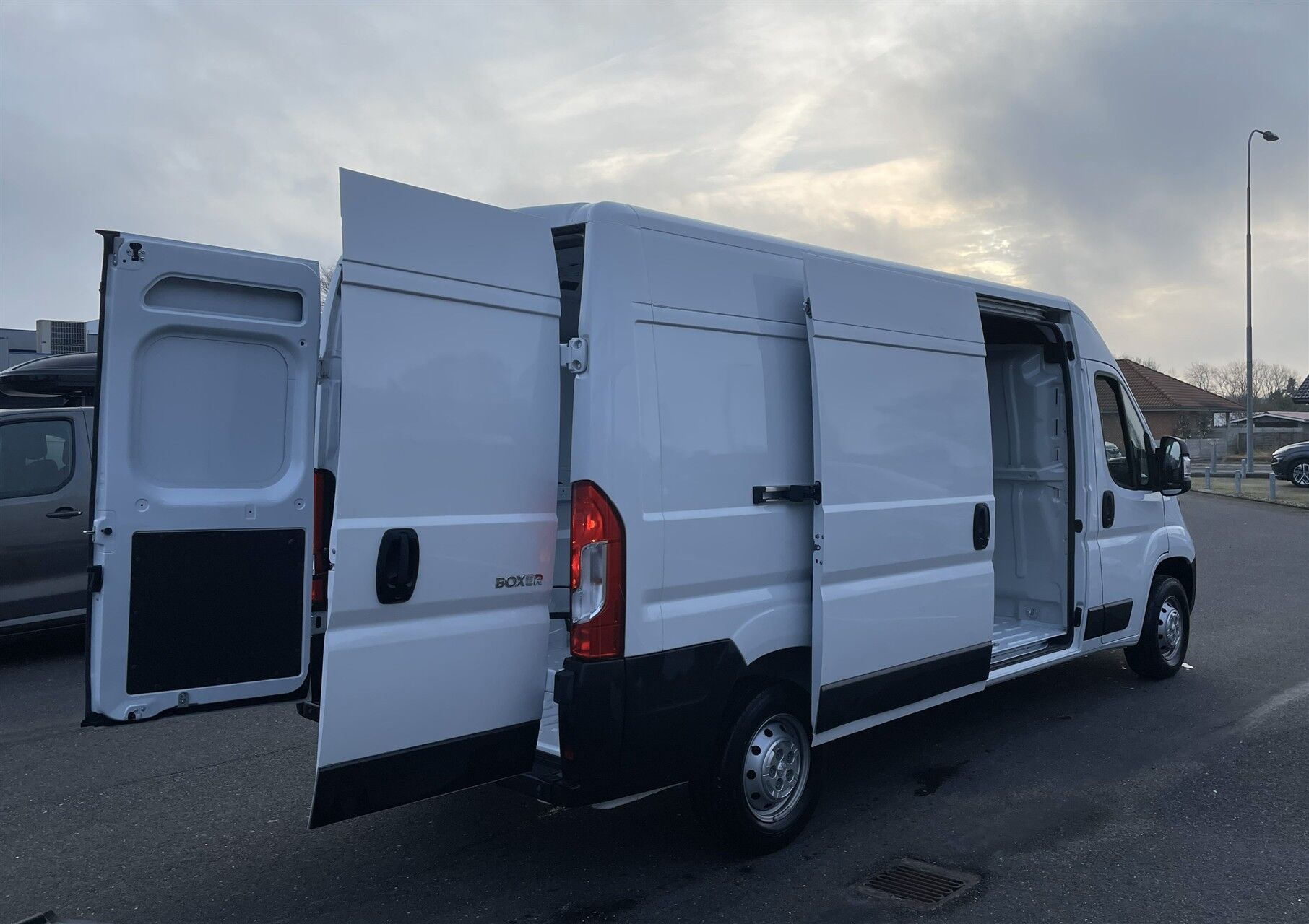 Billede af Peugeot Boxer 335 L3H2 2,2 BlueHDi Premium 140HK Van 6g