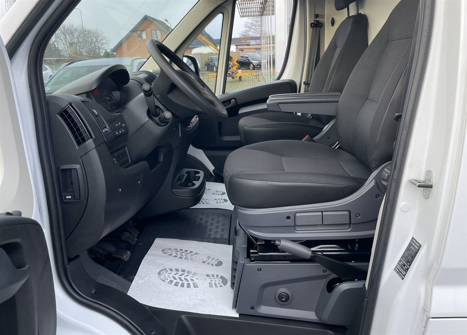 Billede af Peugeot Boxer 335 L3H2 2,2 BlueHDi Premium 140HK Van 6g