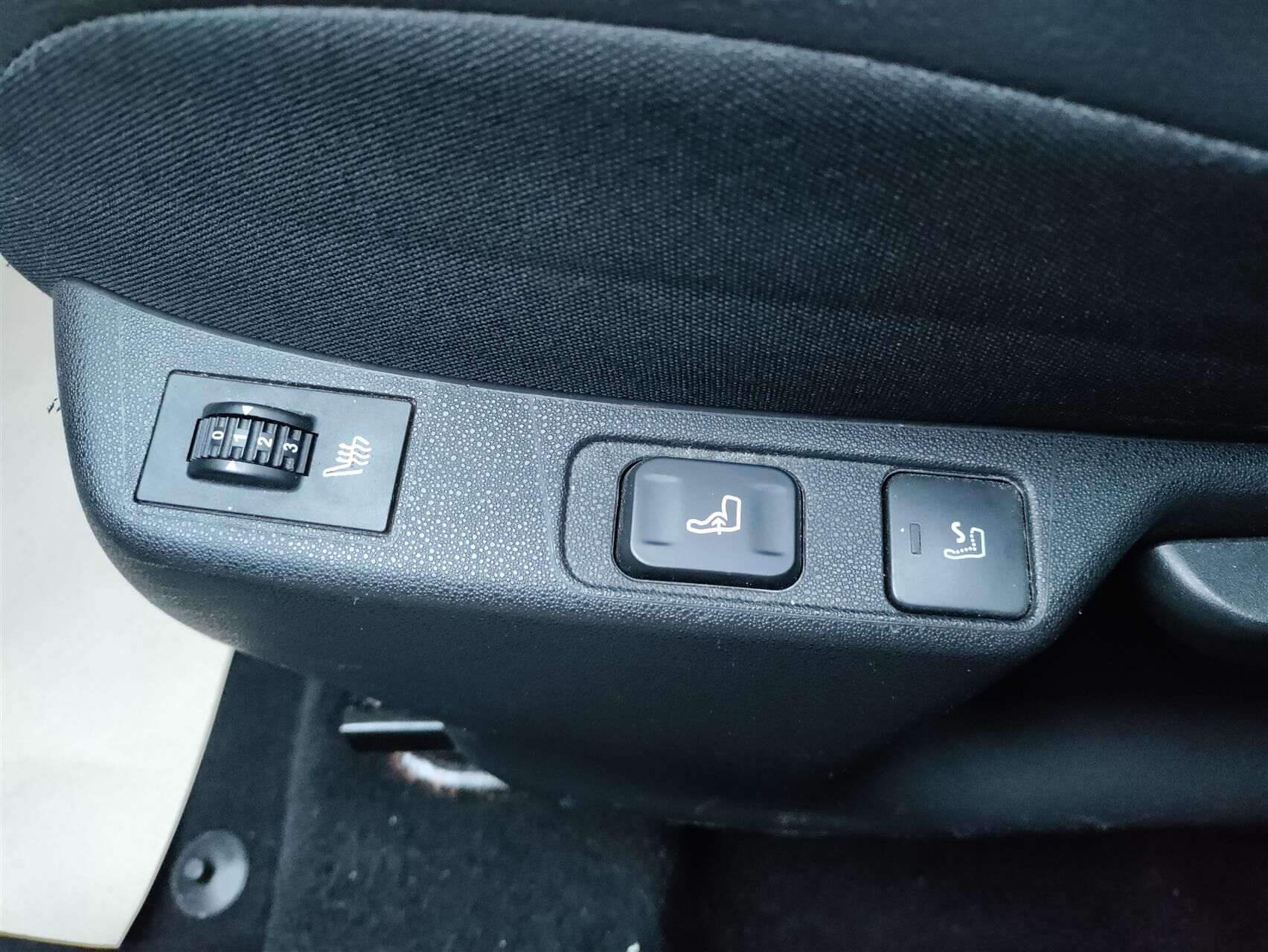 Billede af Citroën DS4 1,6 e-HDi Design E6G 115HK 5d 6g Aut.