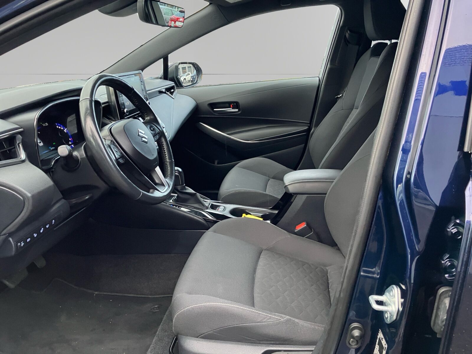 Billede af Suzuki Swace 1,8 Hybrid Exclusive E-CVT 122HK Stc Trinl. Gear