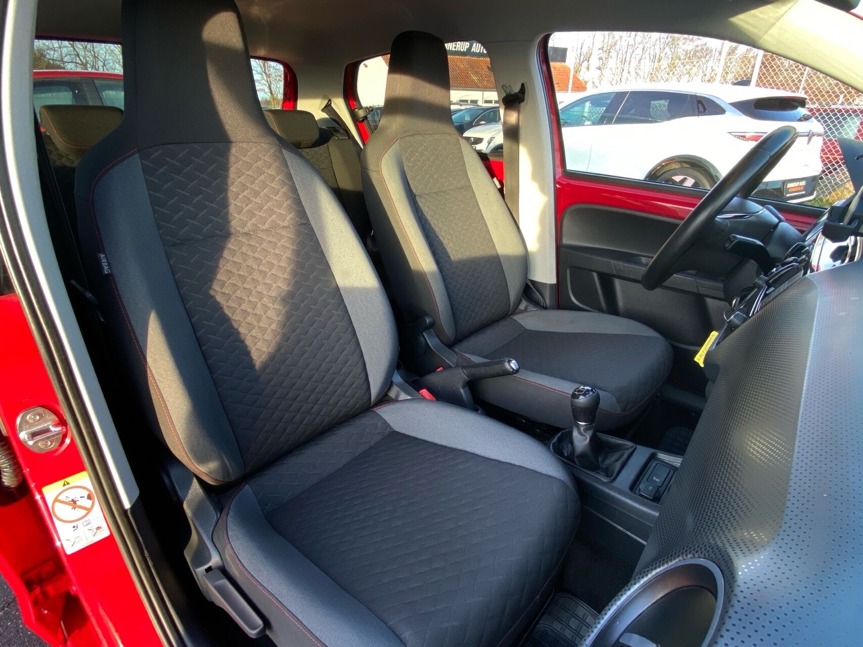 Billede af VW up 1,0 MPI BMT Sound 60HK 5d