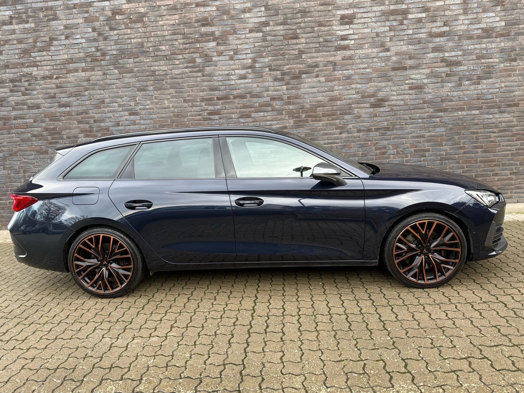 Billede af Cupra Leon Sportstourer 2,0 TSI DSG 4Drive 310HK Stc 7g Aut.