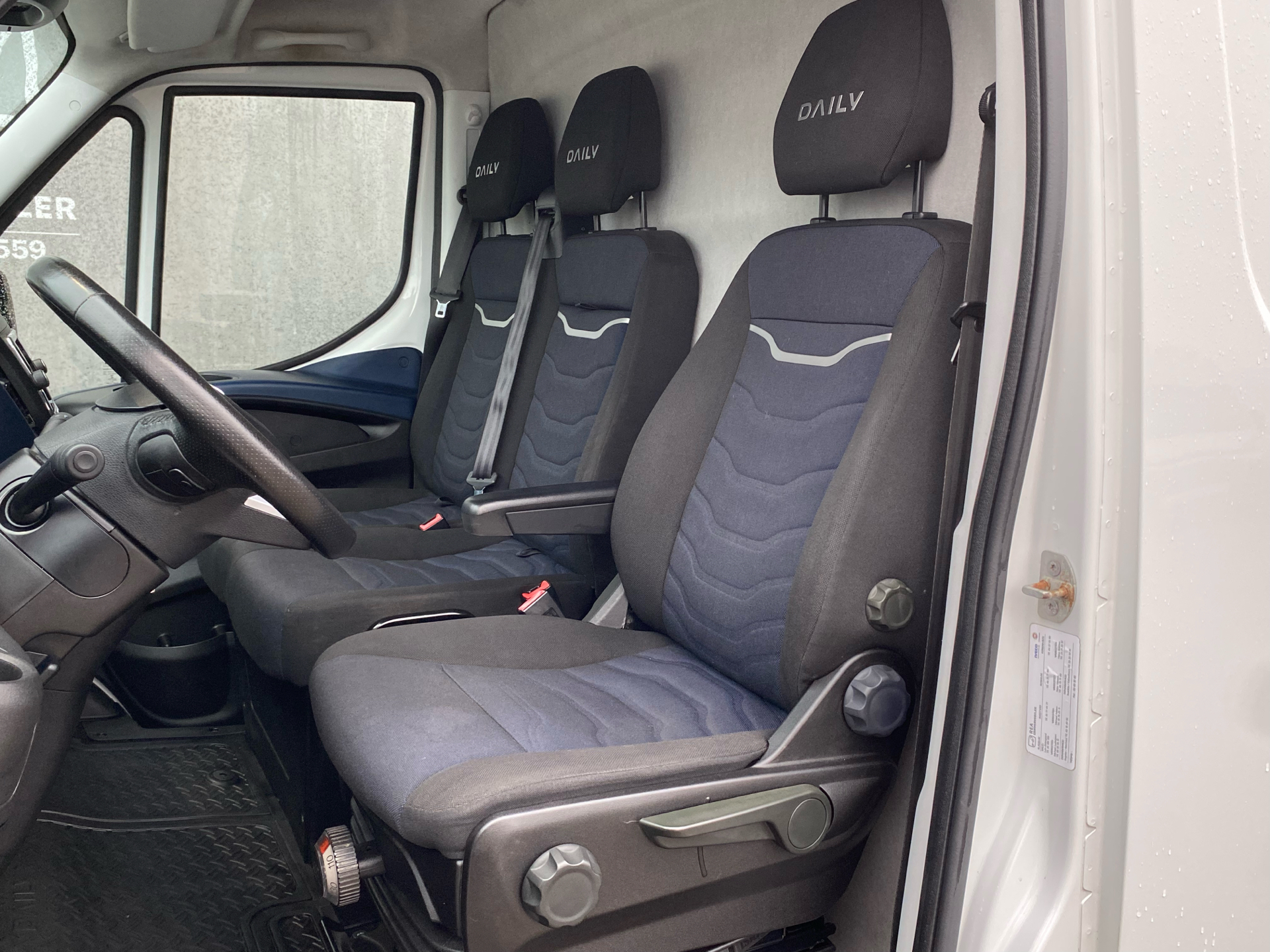 Billede af Iveco Daily 35S21 12m3 3,0 D Hi-Matic 210HK Van 8g Aut.