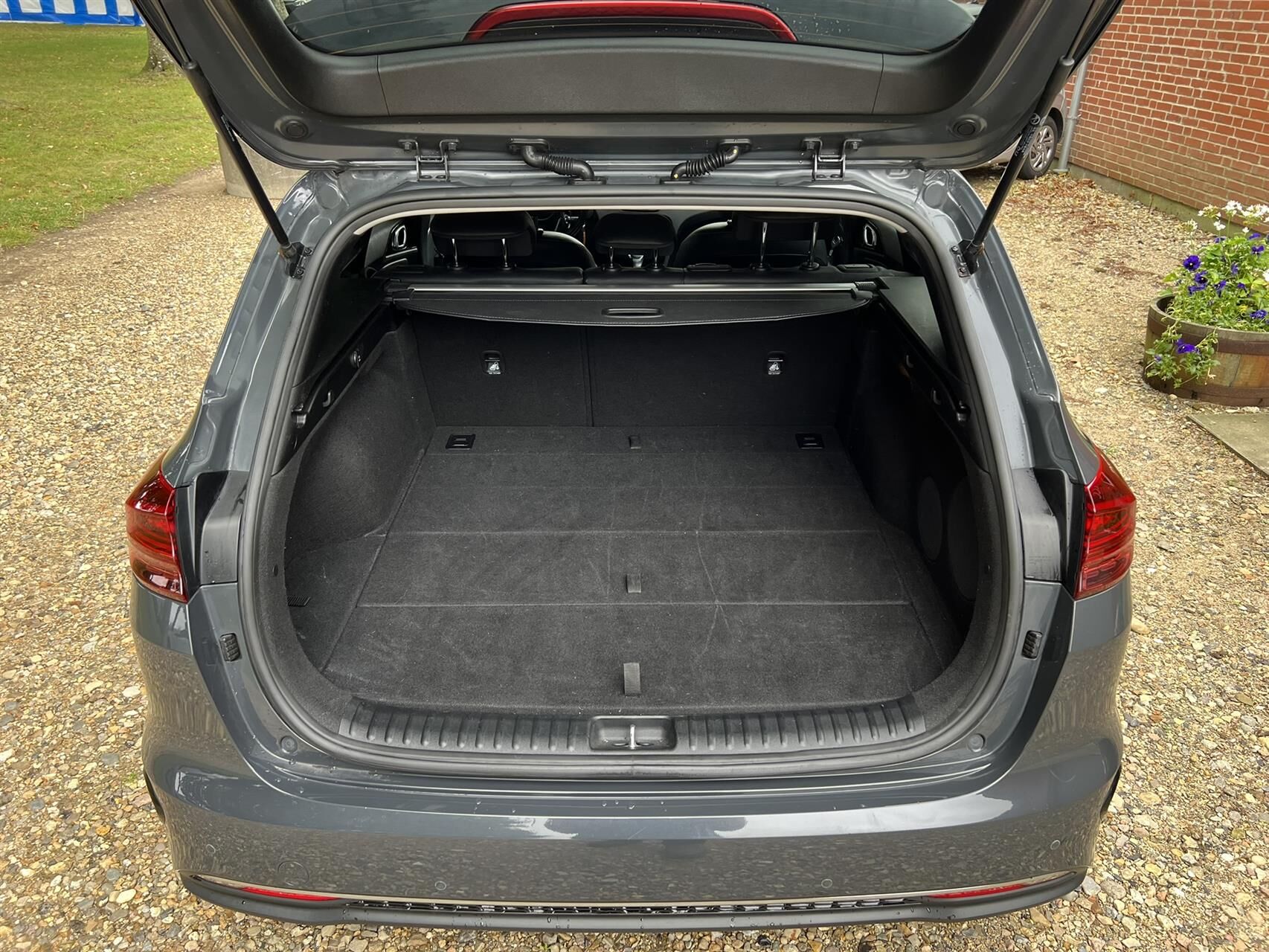 Billede af Kia Ceed SW 1,5 T-GDI  Mild hybrid Comfort m/Upgrade DCT 160HK Stc 7g Aut.