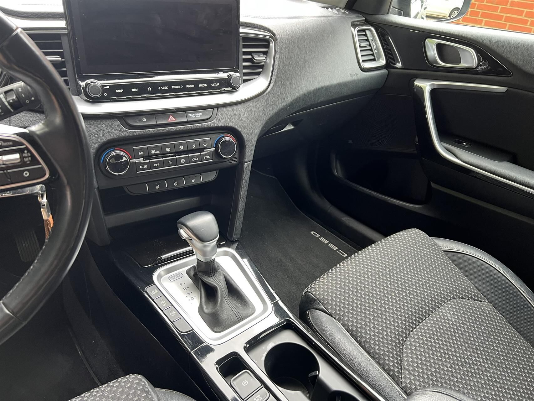 Billede af Kia Ceed SW 1,5 T-GDI  Mild hybrid Comfort m/Upgrade DCT 160HK Stc 7g Aut.