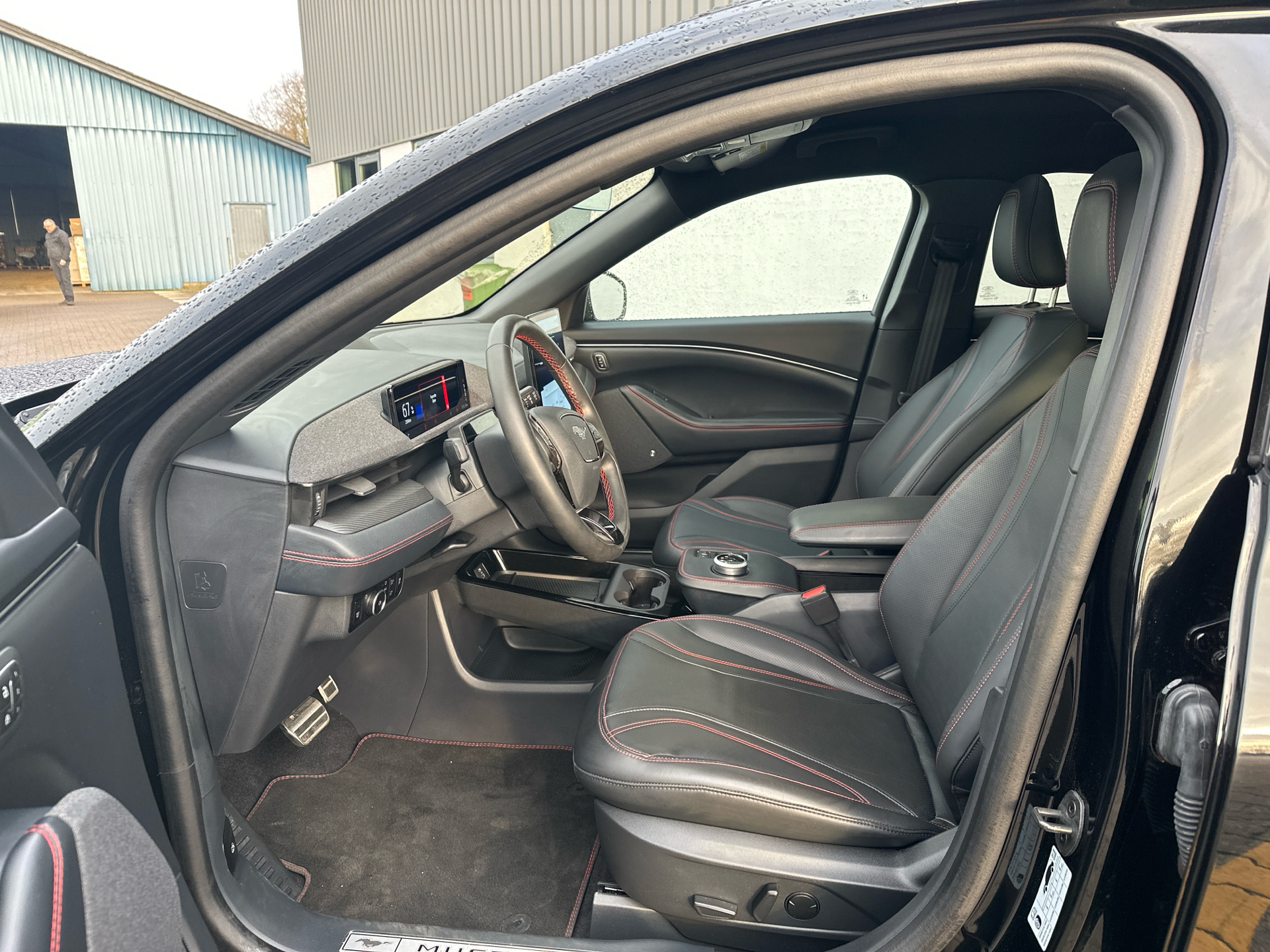 Billede af Ford Mustang Mach-E EL UR Premium AWD 351HK 5d Aut.