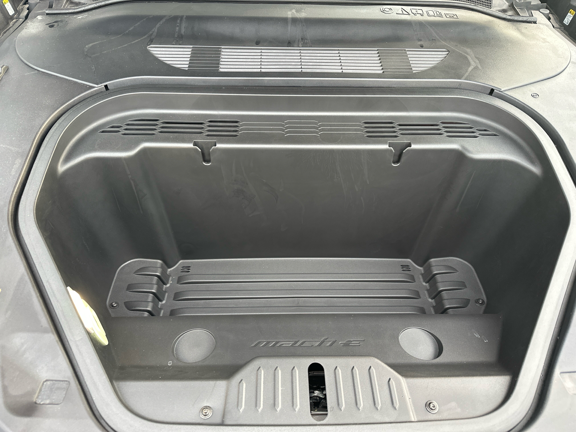 Billede af Ford Mustang Mach-E EL UR Premium AWD 351HK 5d Aut.