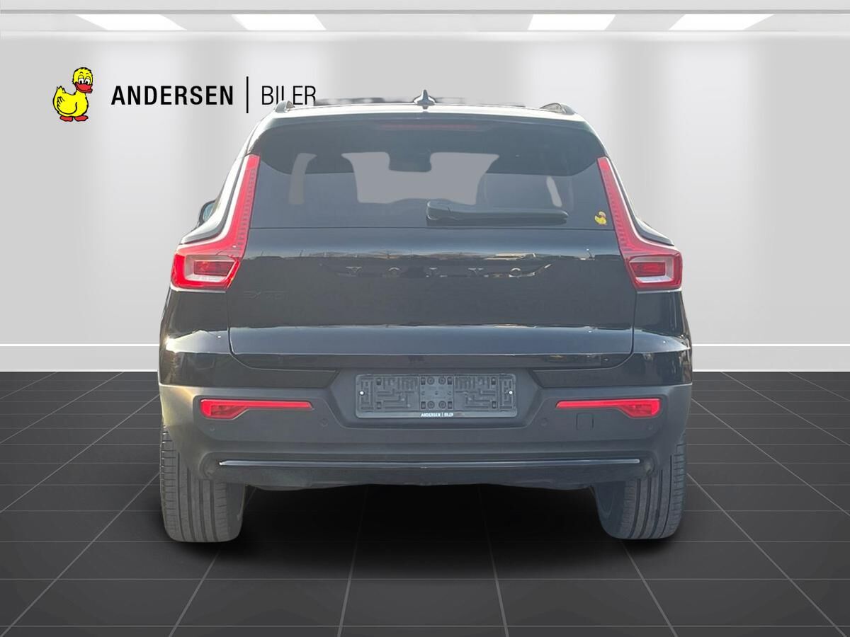 Billede af Volvo EX40 Single Motor Extended Range Black Edition 252HK 5d Aut.