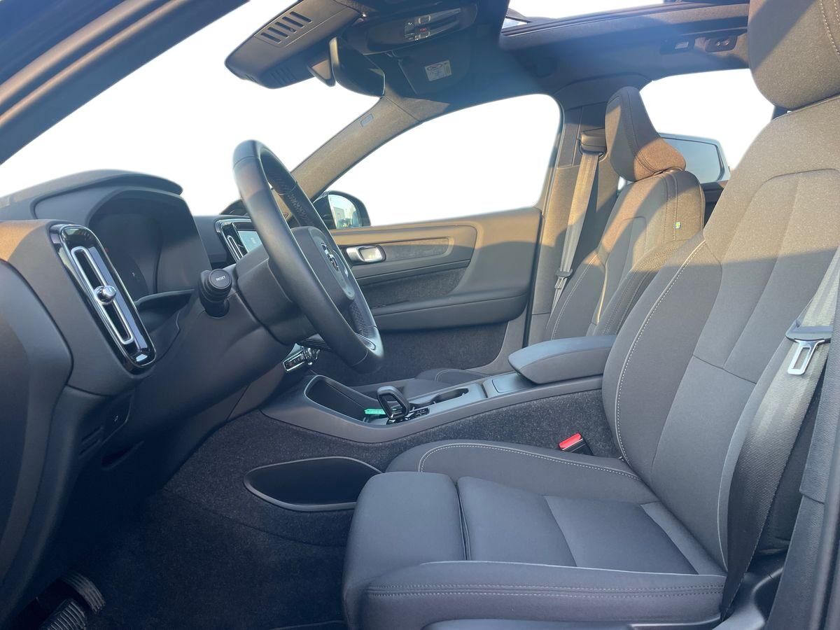 Billede af Volvo EX40 Single Motor Extended Range Black Edition 252HK 5d Aut.