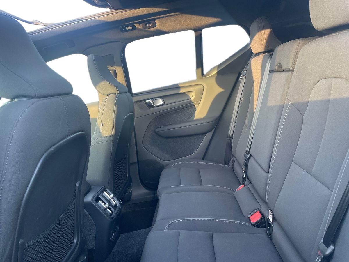 Billede af Volvo EX40 Single Motor Extended Range Black Edition 252HK 5d Aut.