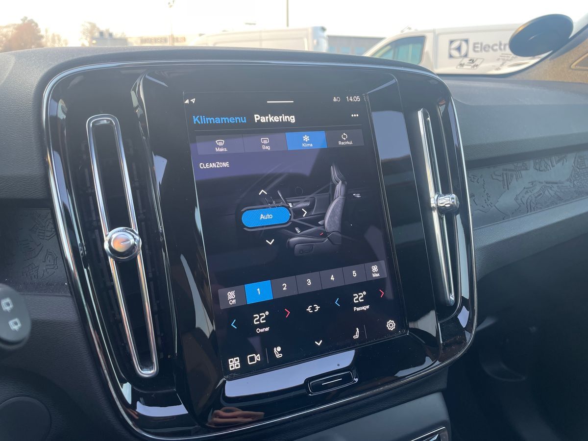 Billede af Volvo EX40 Single Motor Extended Range Black Edition 252HK 5d Aut.