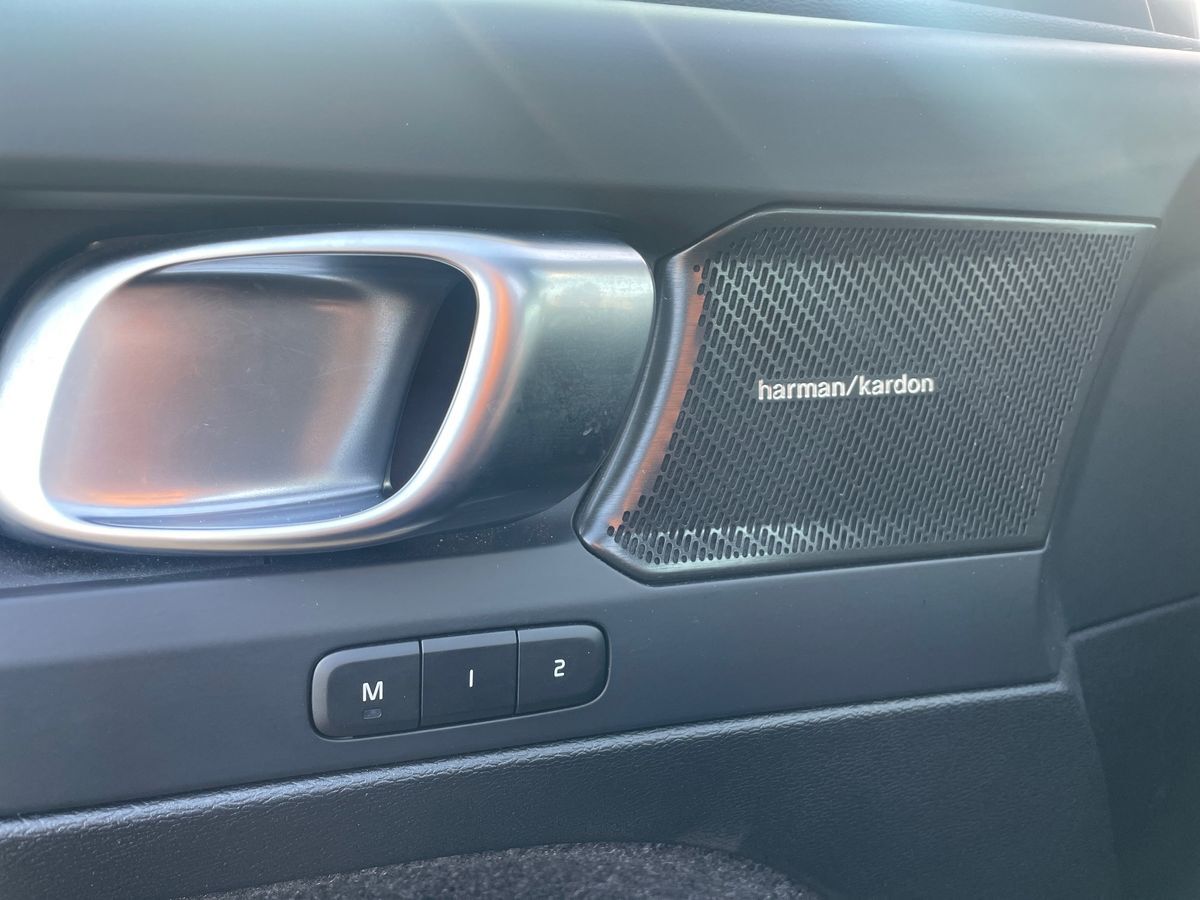 Billede af Volvo EX40 Single Motor Extended Range Black Edition 252HK 5d Aut.