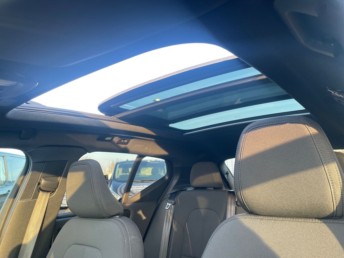 Billede af Volvo EX40 Single Motor Extended Range Black Edition 252HK 5d Aut.