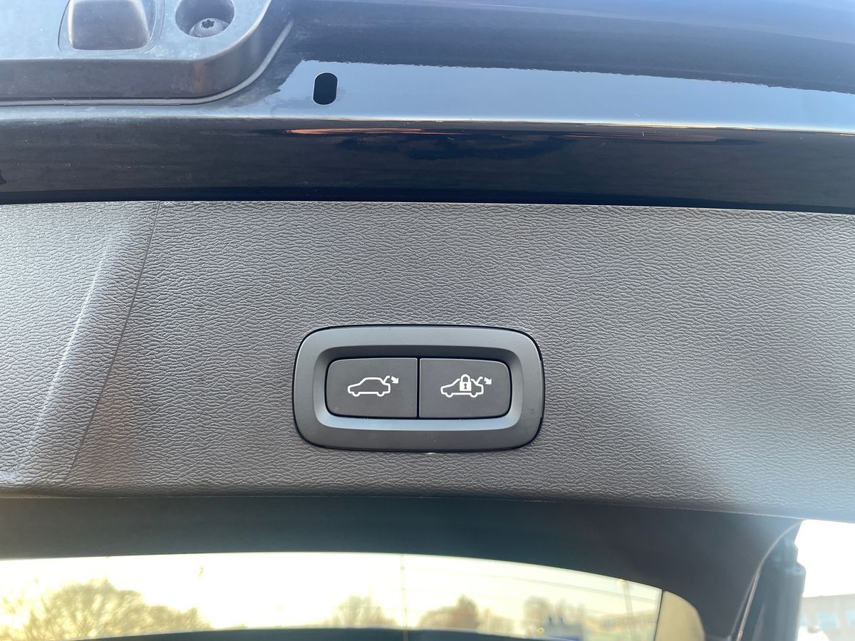 Billede af Volvo EX40 Single Motor Extended Range Black Edition 252HK 5d Aut.