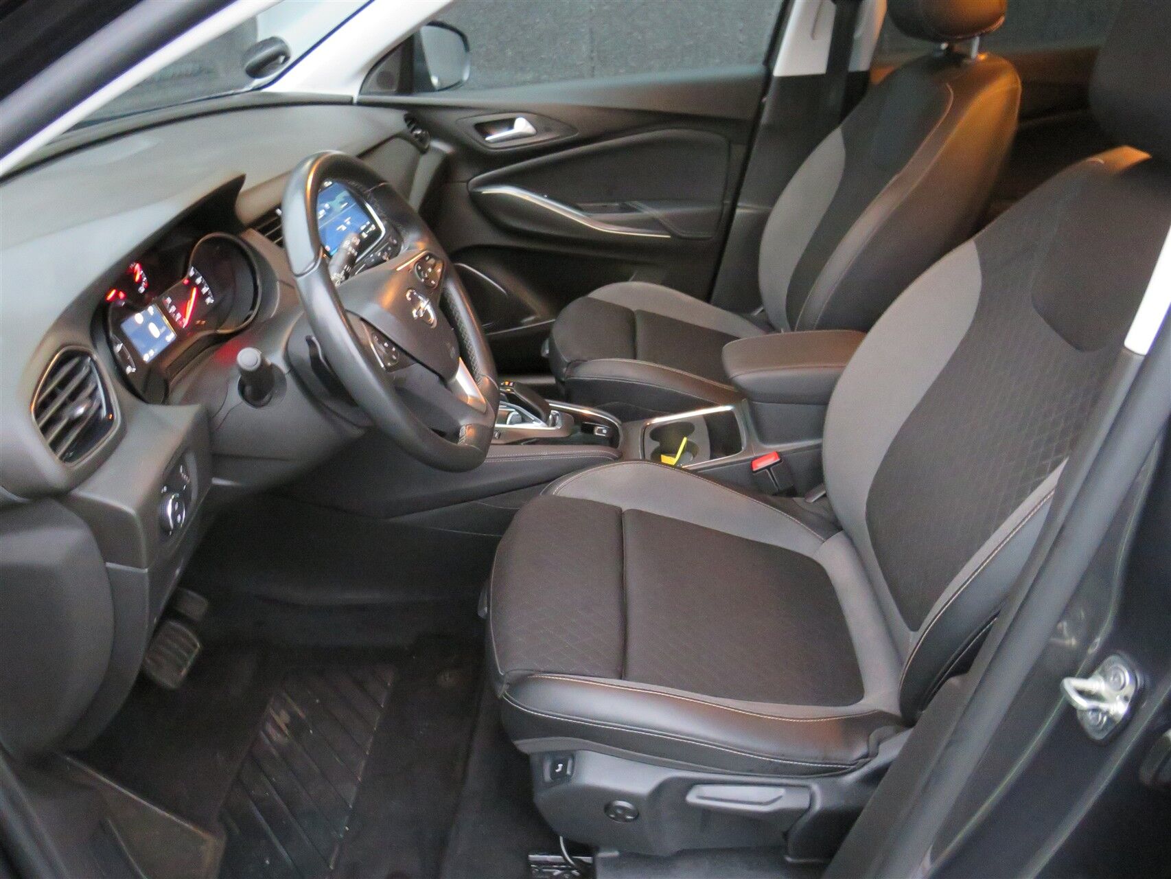 Billede af Opel Grandland X 1,6 PHEV  Plugin-hybrid Cosmo Prestige Pack AWD 300HK 5d 8g Aut.