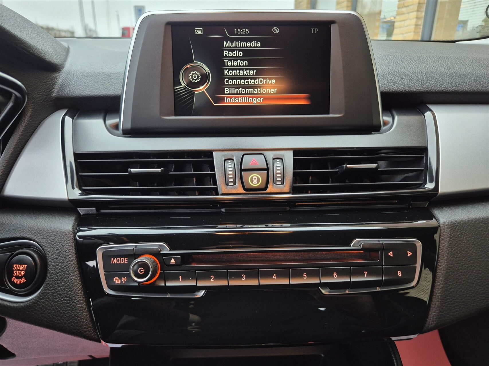 Billede af BMW 218i Active Tourer 1,5 Advantage Steptronic 136HK Stc 8g Aut.