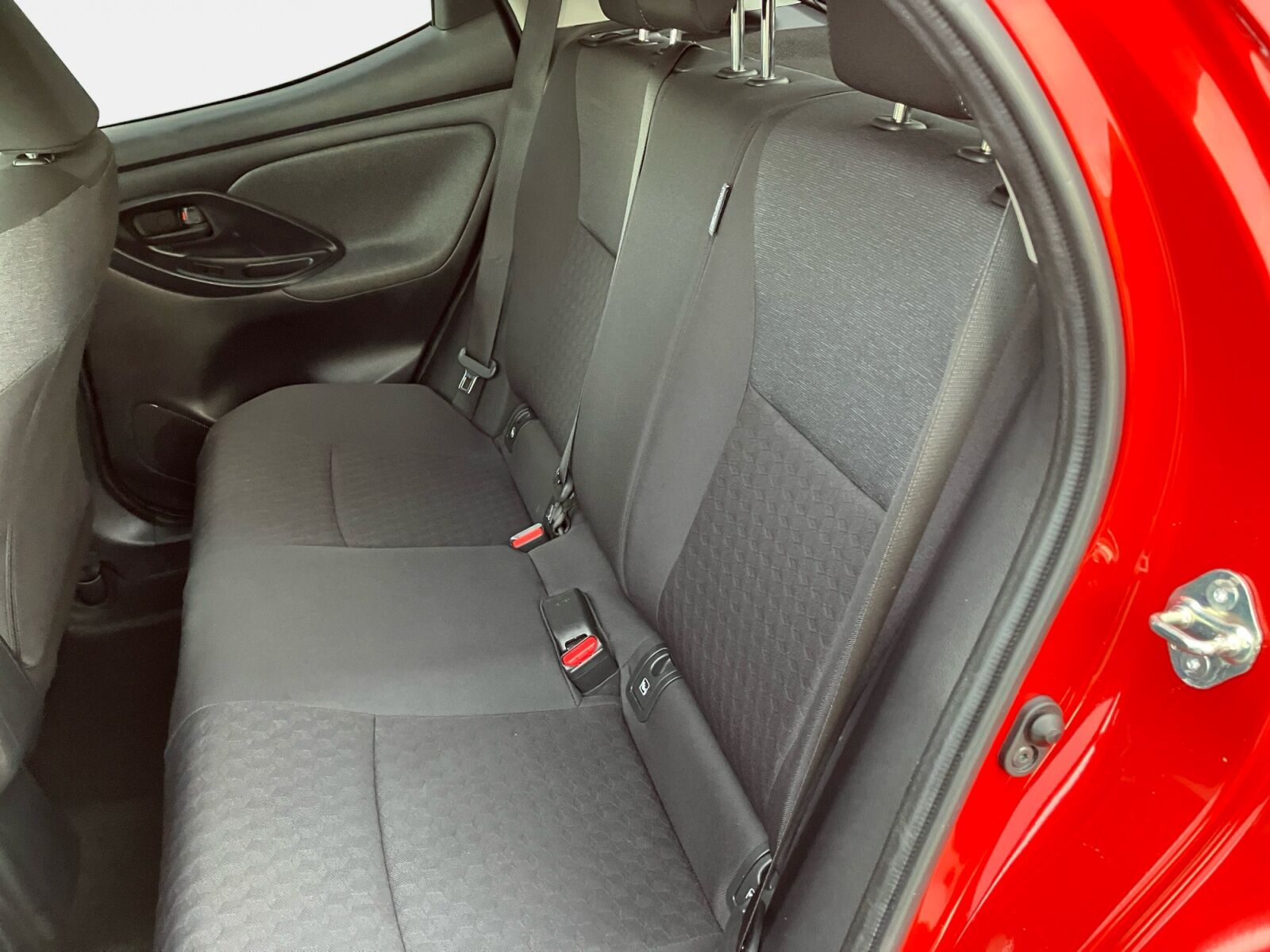 Billede af Toyota Yaris 1,5 Hybrid Active Technology Plus Design 116HK 5d Trinl. Gear