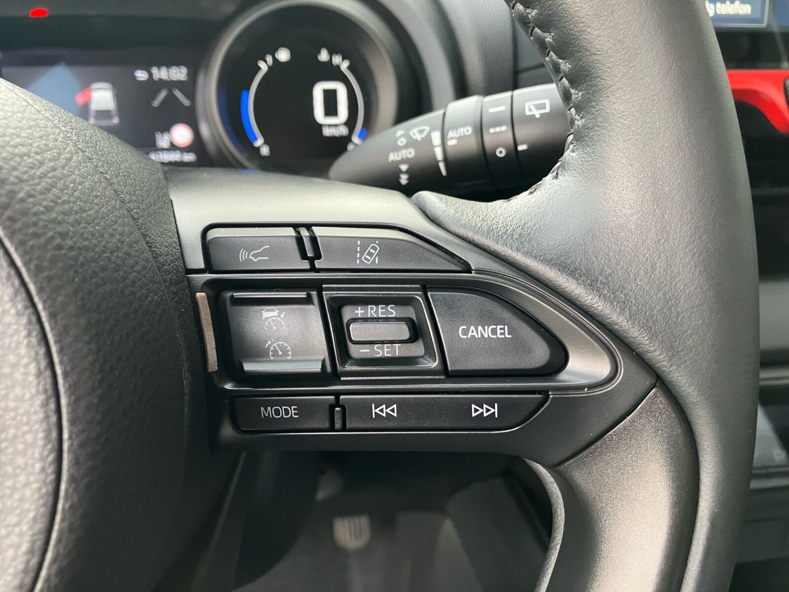 Billede af Toyota Yaris 1,5 Hybrid Active Technology Plus Design 116HK 5d Trinl. Gear