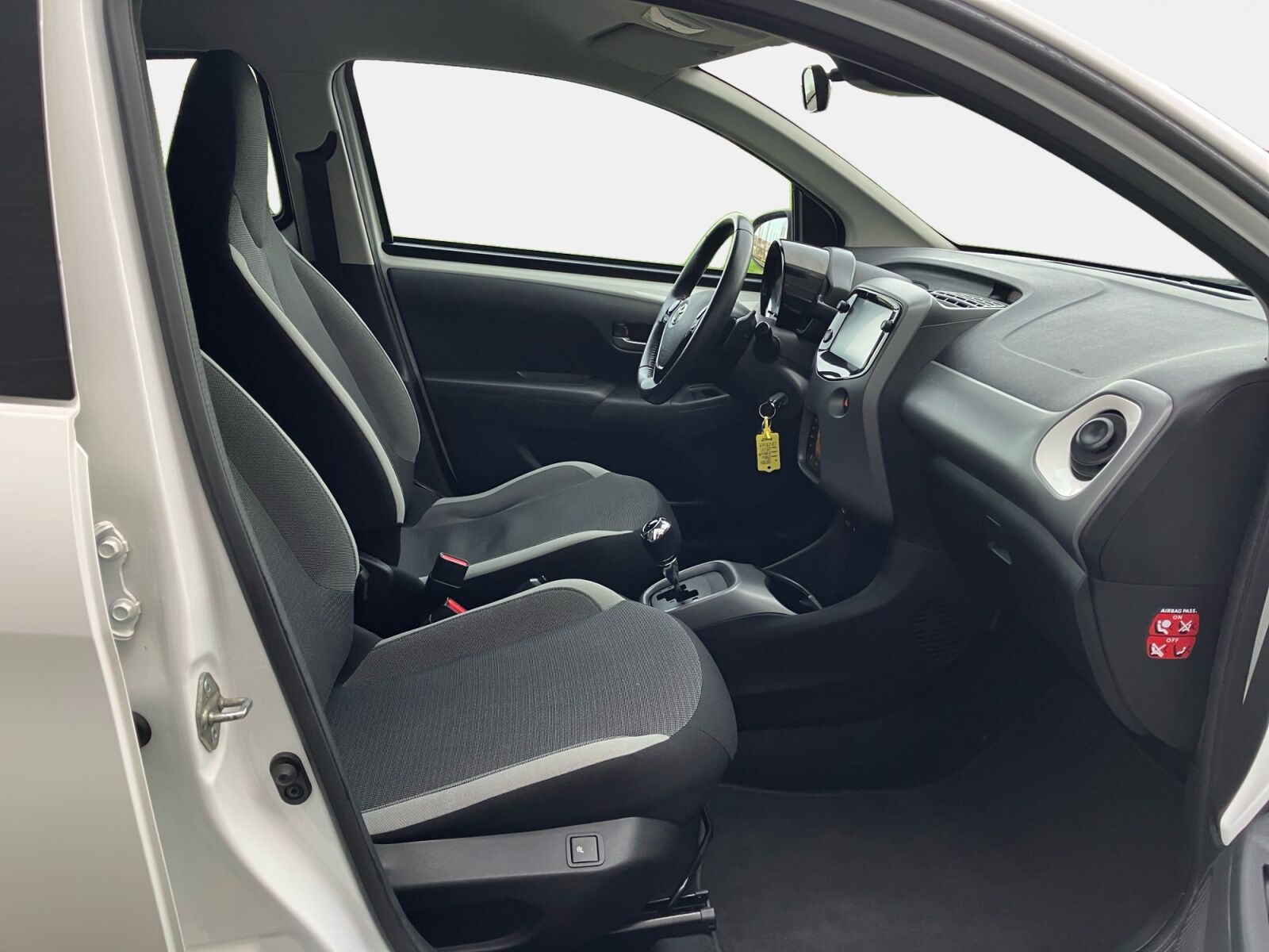 Billede af Toyota Aygo 1,0 VVT-I X-Press Safety Sense X-Shift 72HK 5d Aut.