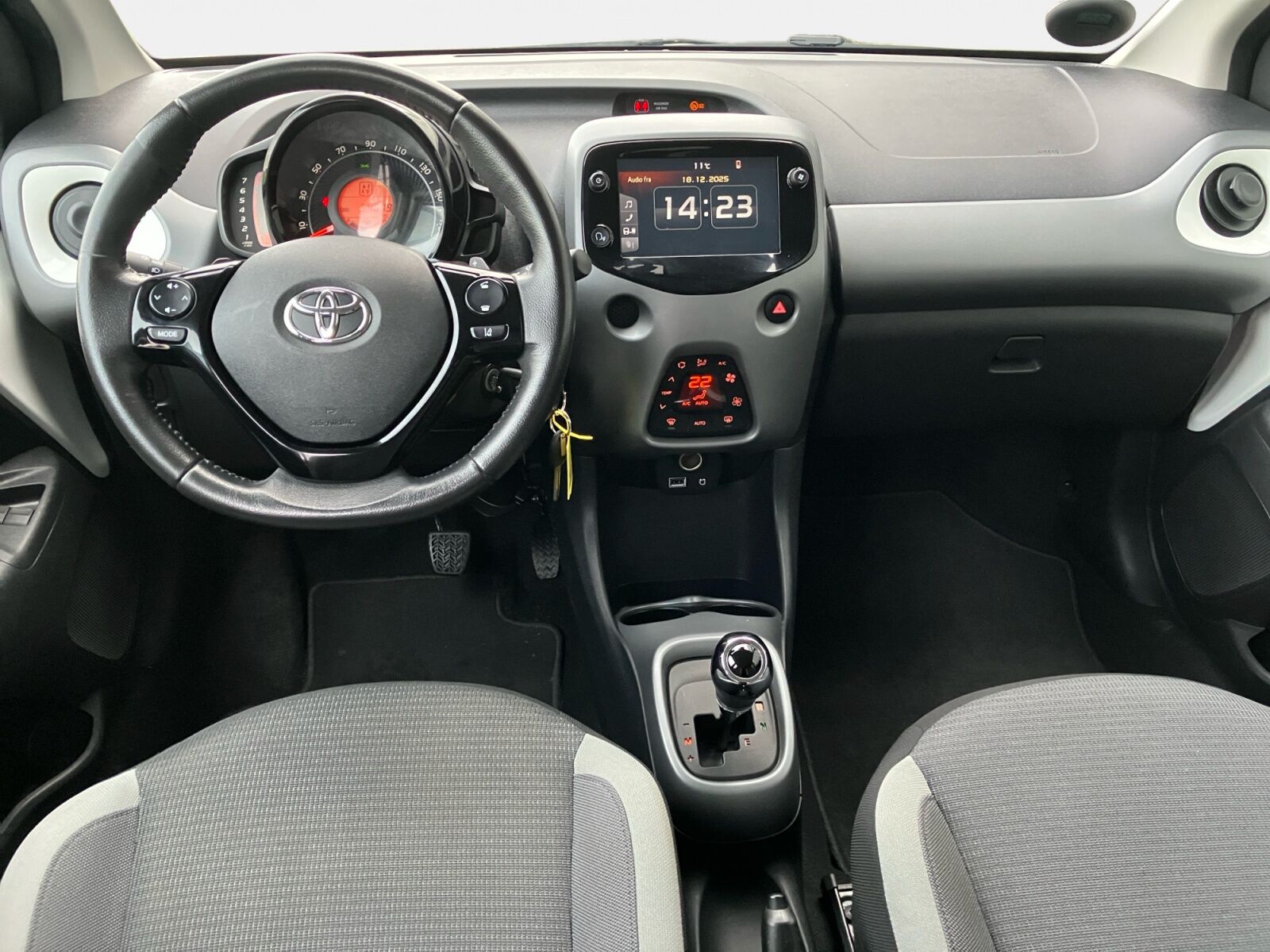 Billede af Toyota Aygo 1,0 VVT-I X-Press Safety Sense X-Shift 72HK 5d Aut.