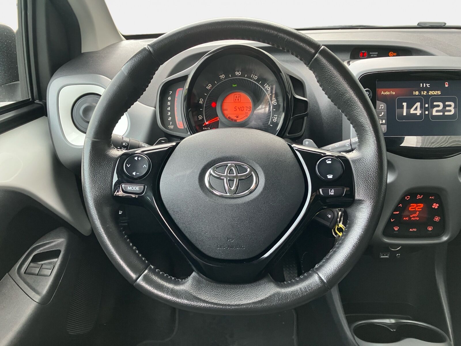 Billede af Toyota Aygo 1,0 VVT-I X-Press Safety Sense X-Shift 72HK 5d Aut.