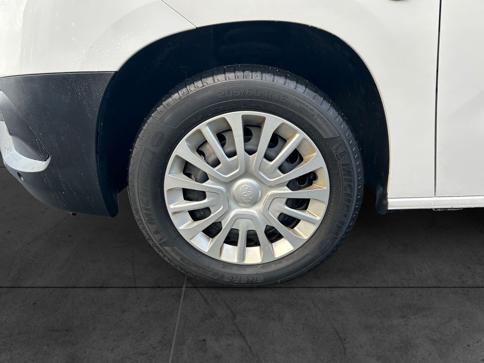 Billede af Toyota Proace City Medium 1,5 D Comfort Smart Active Vision Dobbelt Bagdør 102HK Van