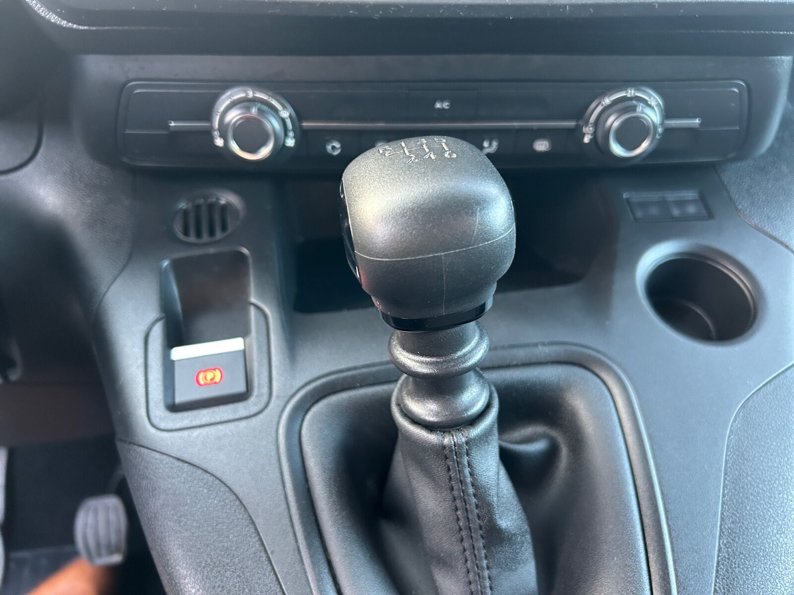 Billede af Toyota Proace City Medium 1,5 D Comfort Smart Active Vision Dobbelt Bagdør 102HK Van