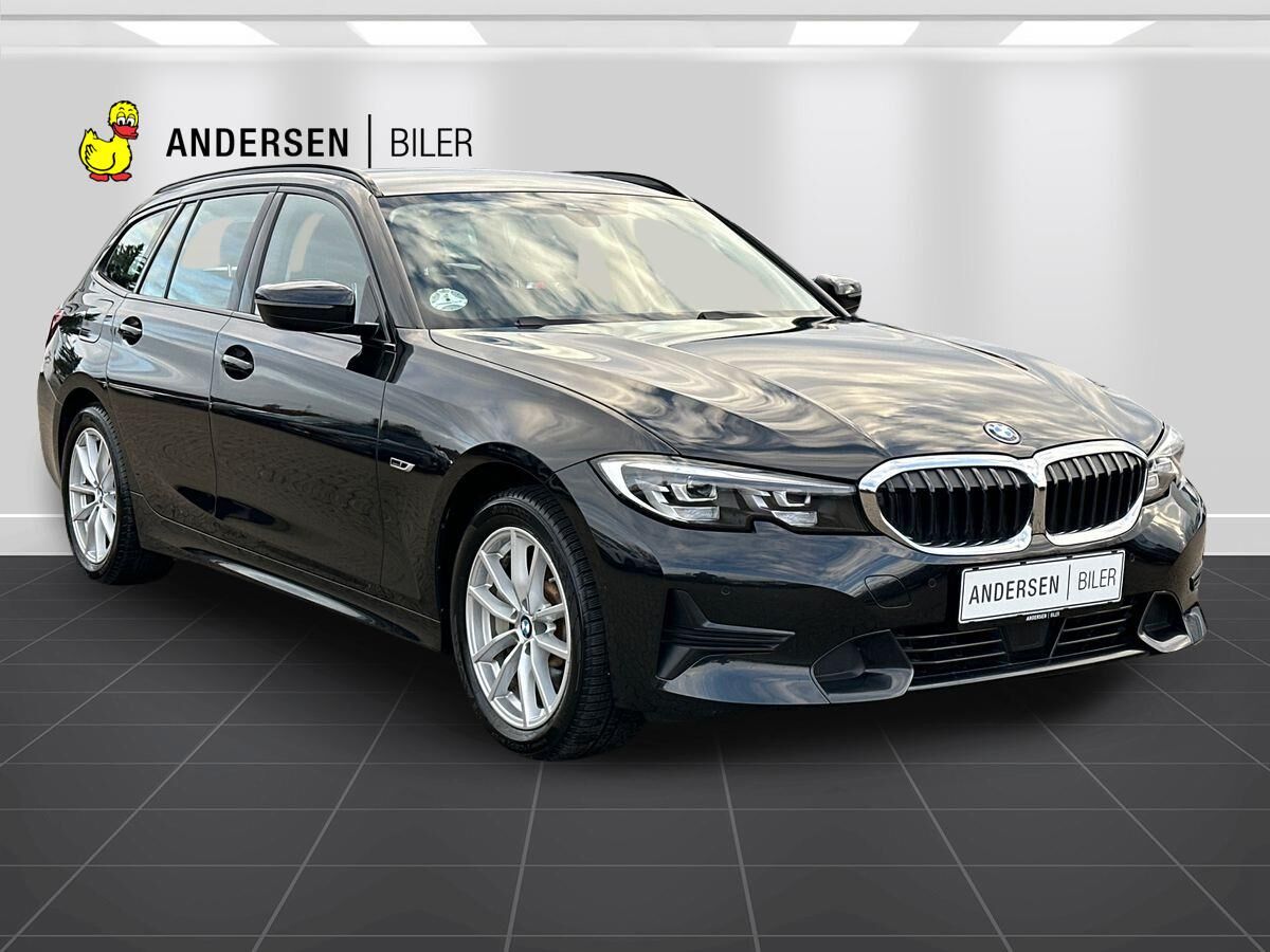 Billede af BMW 330e Touring 2,0 Plugin-hybrid Sport Line Steptronic 292HK Stc 8g Aut.