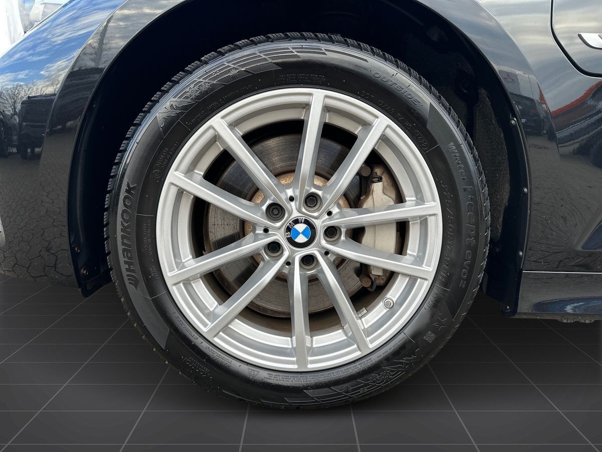 Billede af BMW 330e Touring 2,0 Plugin-hybrid Sport Line Steptronic 292HK Stc 8g Aut.