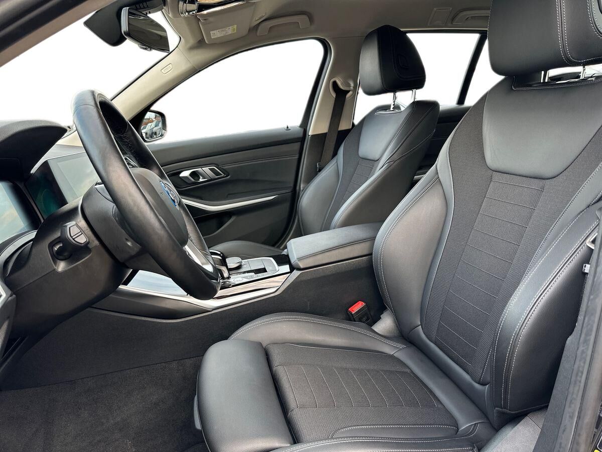 Billede af BMW 330e Touring 2,0 Plugin-hybrid Sport Line Steptronic 292HK Stc 8g Aut.