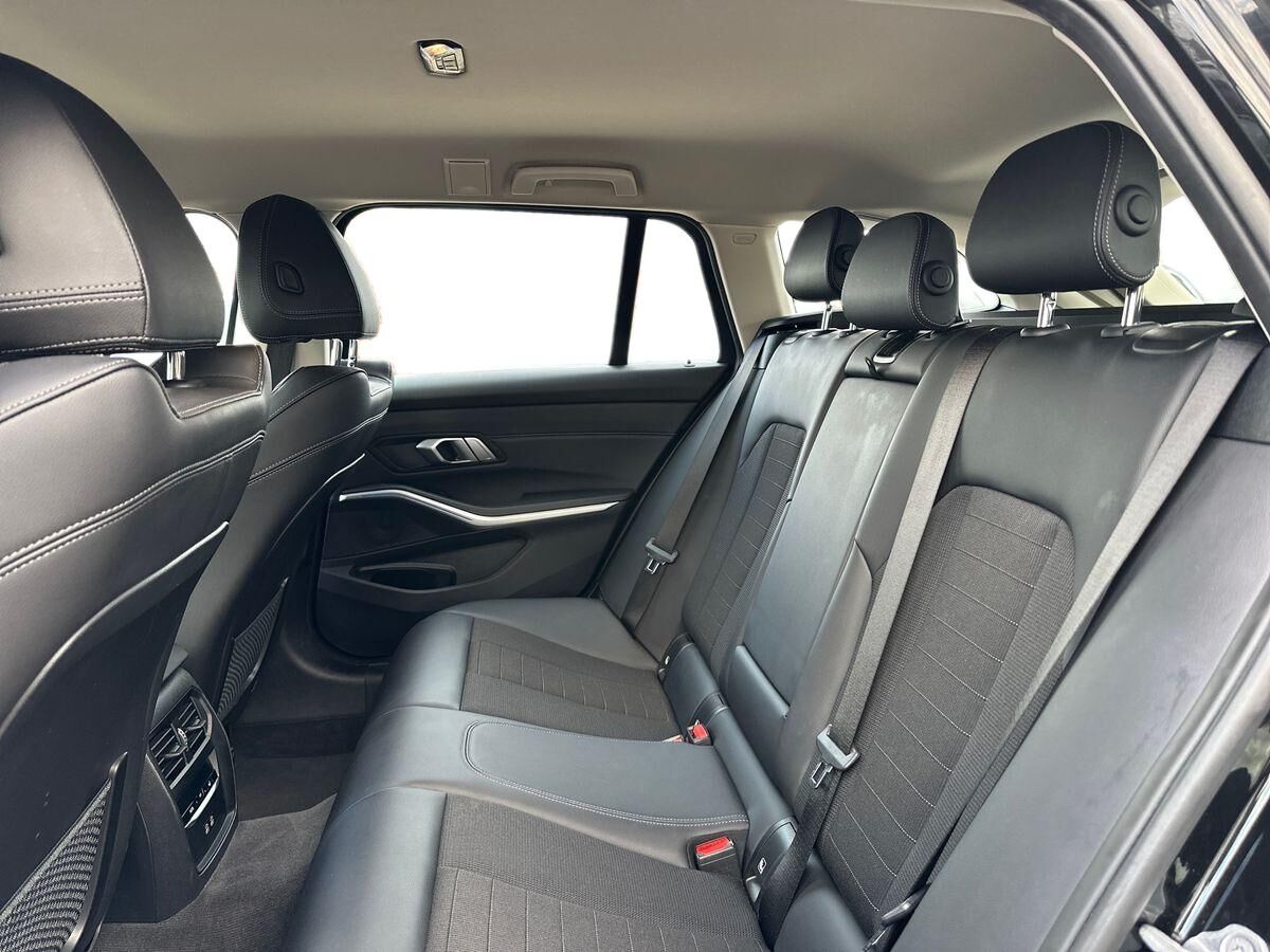 Billede af BMW 330e Touring 2,0 Plugin-hybrid Sport Line Steptronic 292HK Stc 8g Aut.