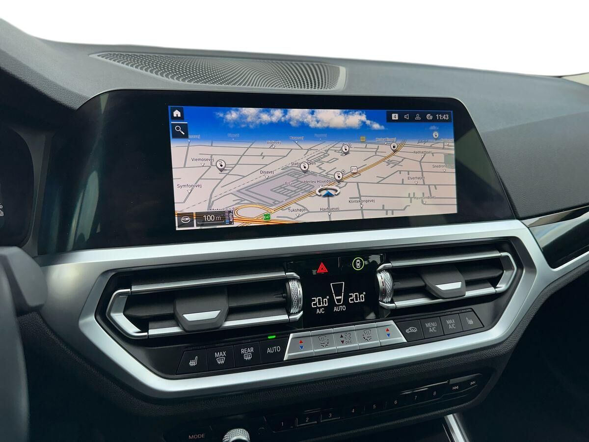 Billede af BMW 330e Touring 2,0 Plugin-hybrid Sport Line Steptronic 292HK Stc 8g Aut.