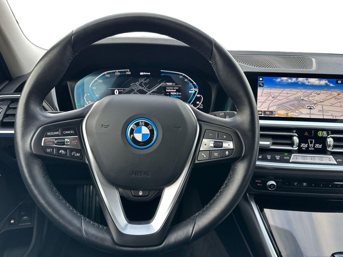 Billede af BMW 330e Touring 2,0 Plugin-hybrid Sport Line Steptronic 292HK Stc 8g Aut.