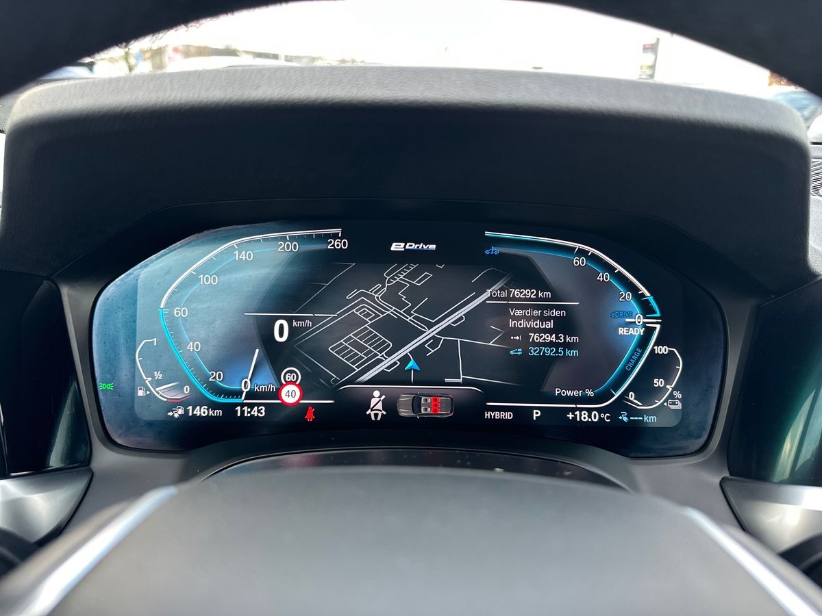 Billede af BMW 330e Touring 2,0 Plugin-hybrid Sport Line Steptronic 292HK Stc 8g Aut.