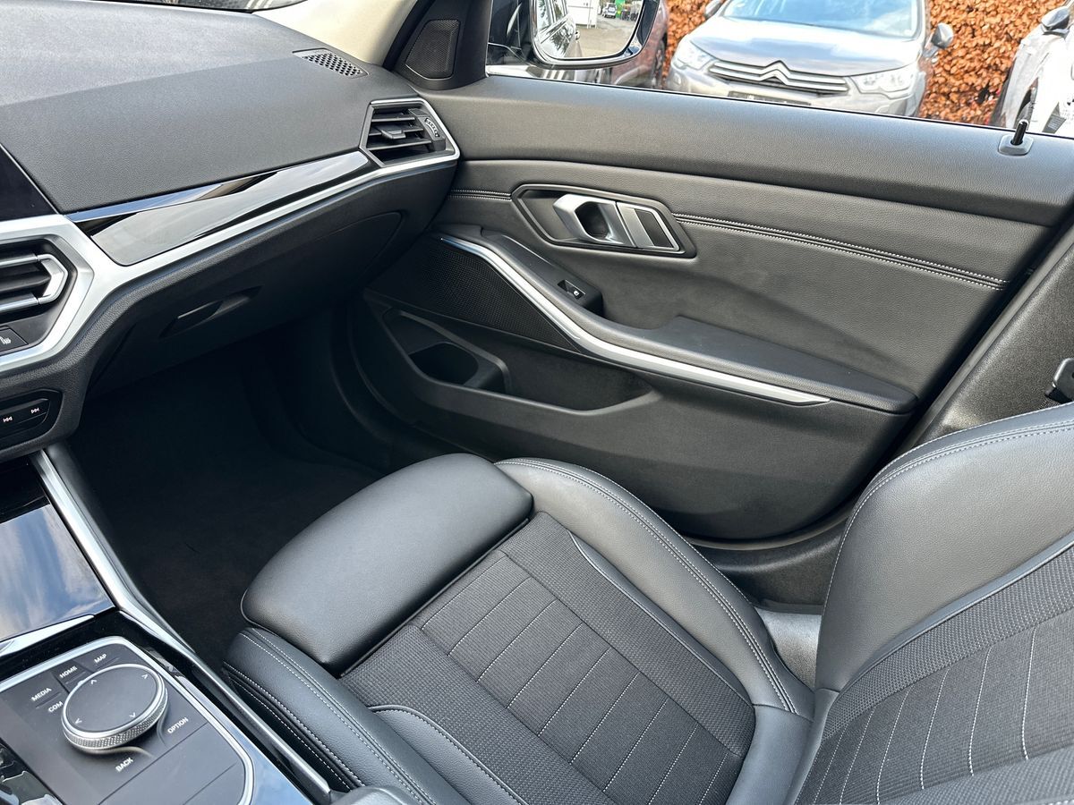 Billede af BMW 330e Touring 2,0 Plugin-hybrid Sport Line Steptronic 292HK Stc 8g Aut.