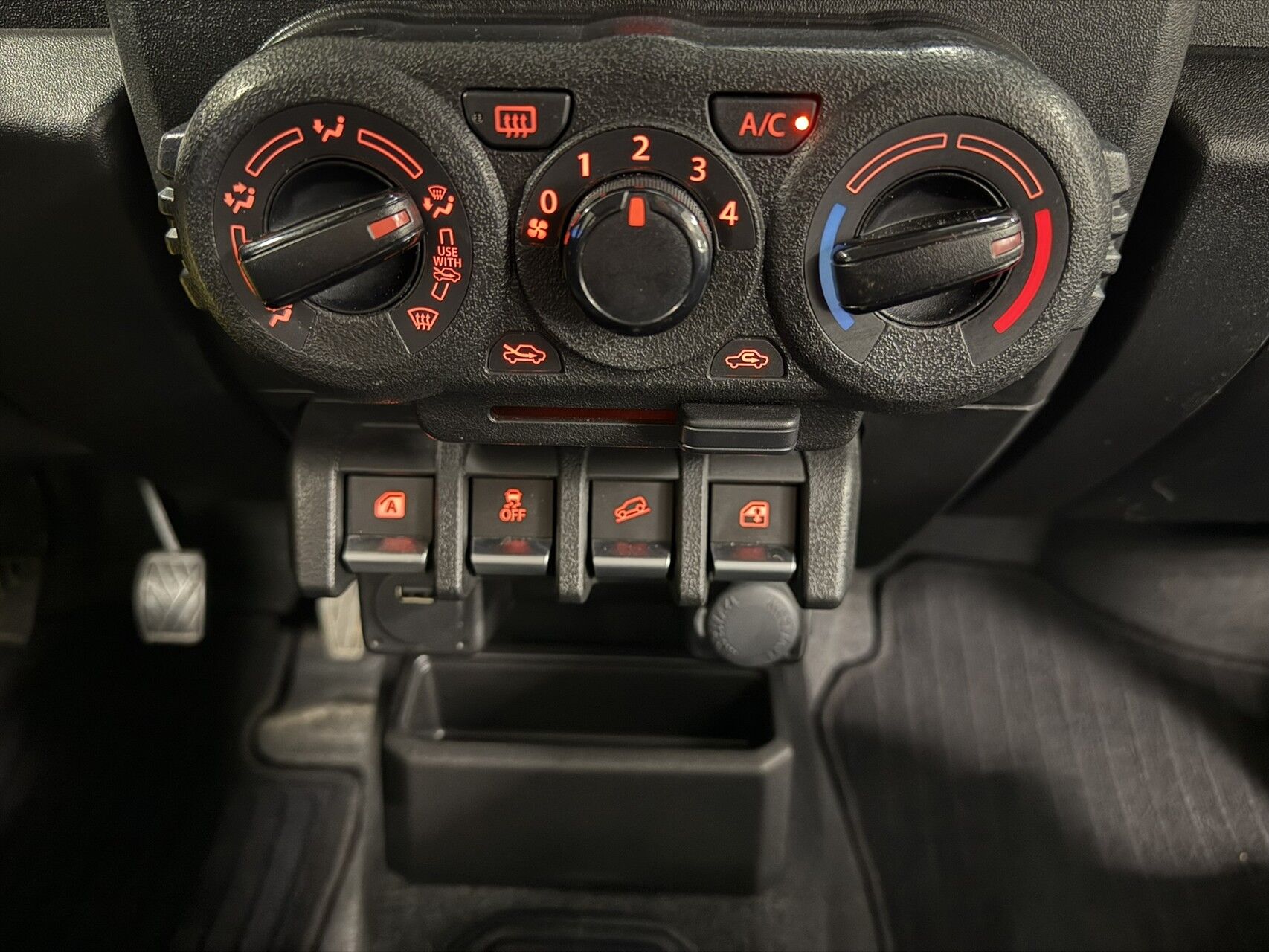 Billede af Suzuki Jimny 1,5 Touch AllGrip 102HK 3d