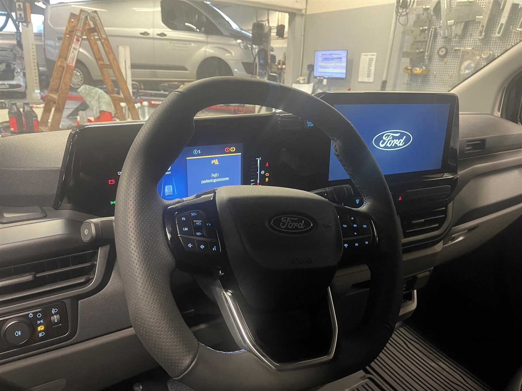 Billede af Ford Transit Custom 300 L2H1 2,0 EcoBlue MS-RT 170HK Van 8g Aut.