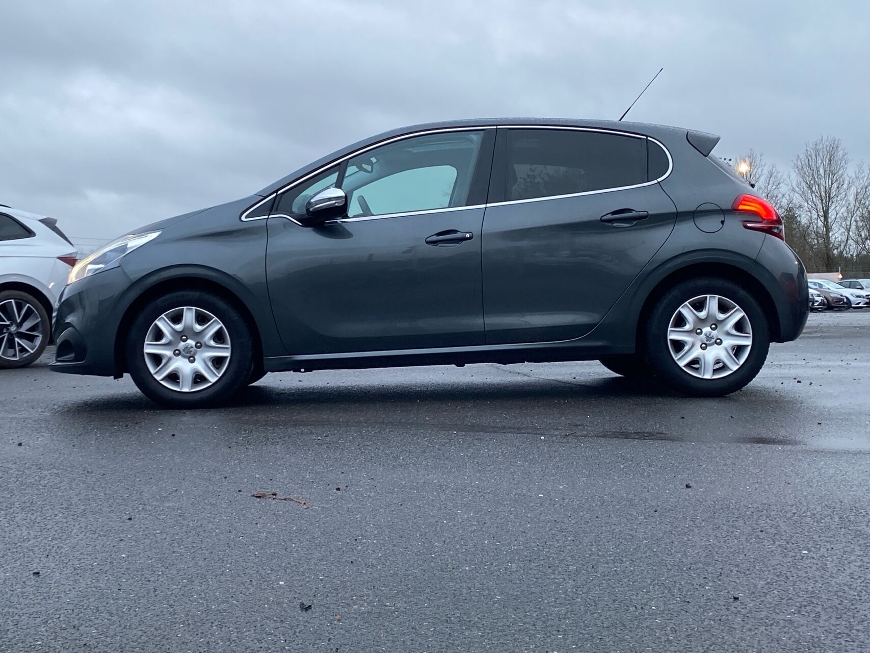 Billede af Peugeot 208 1,6 BlueHDi Desire Sky 100HK 5d