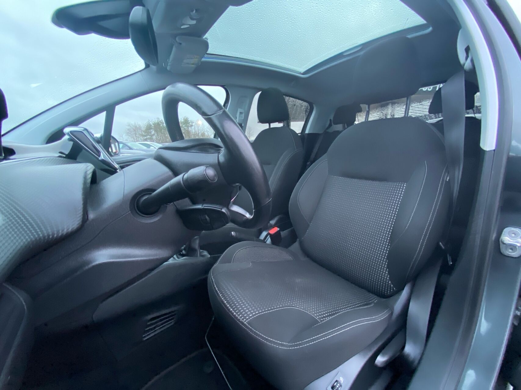 Billede af Peugeot 208 1,6 BlueHDi Desire Sky 100HK 5d