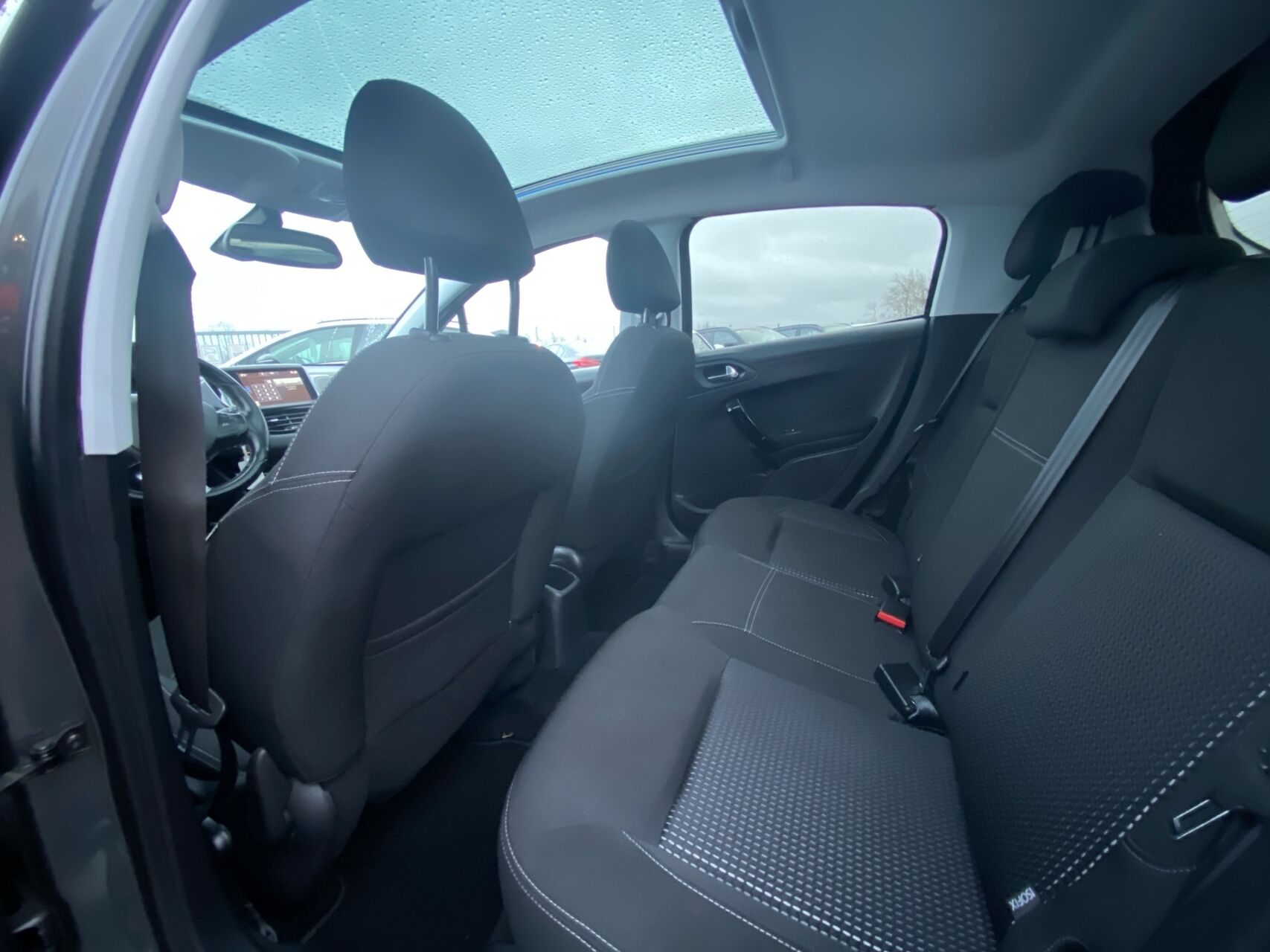 Billede af Peugeot 208 1,6 BlueHDi Desire Sky 100HK 5d