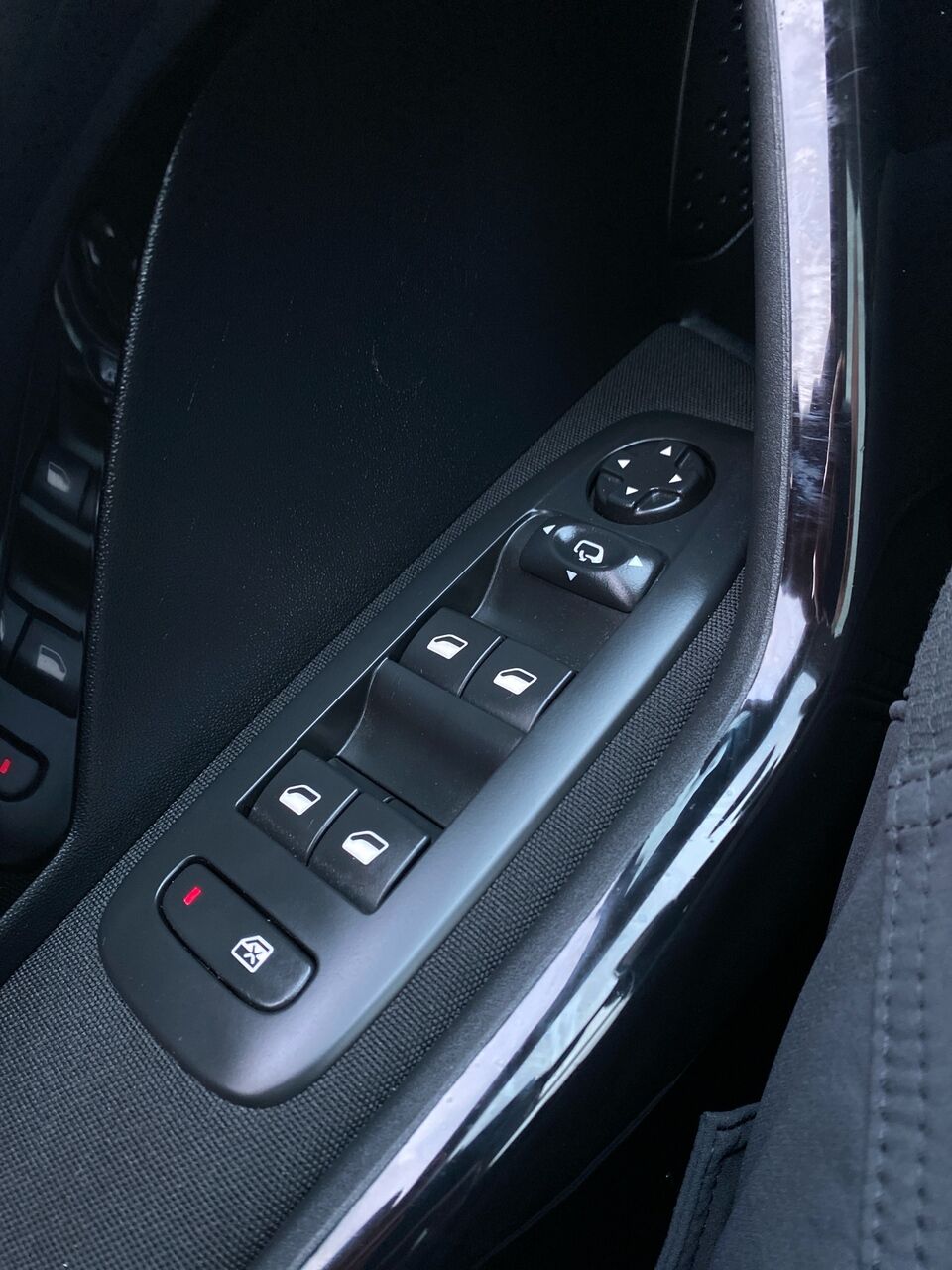 Billede af Peugeot 208 1,6 BlueHDi Desire Sky 100HK 5d