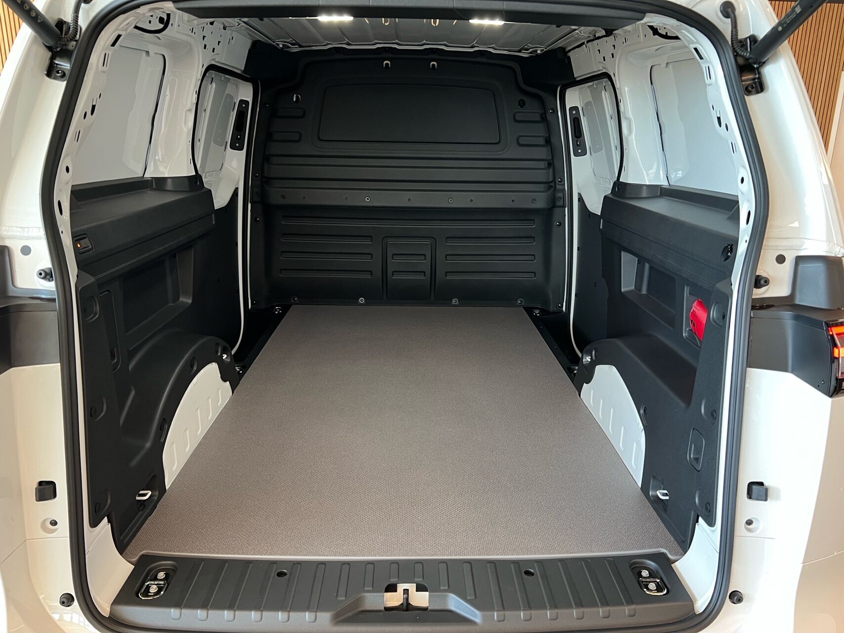 Billede af VW ID.Buzz Cargo EL Pro+ 286HK Van Aut.