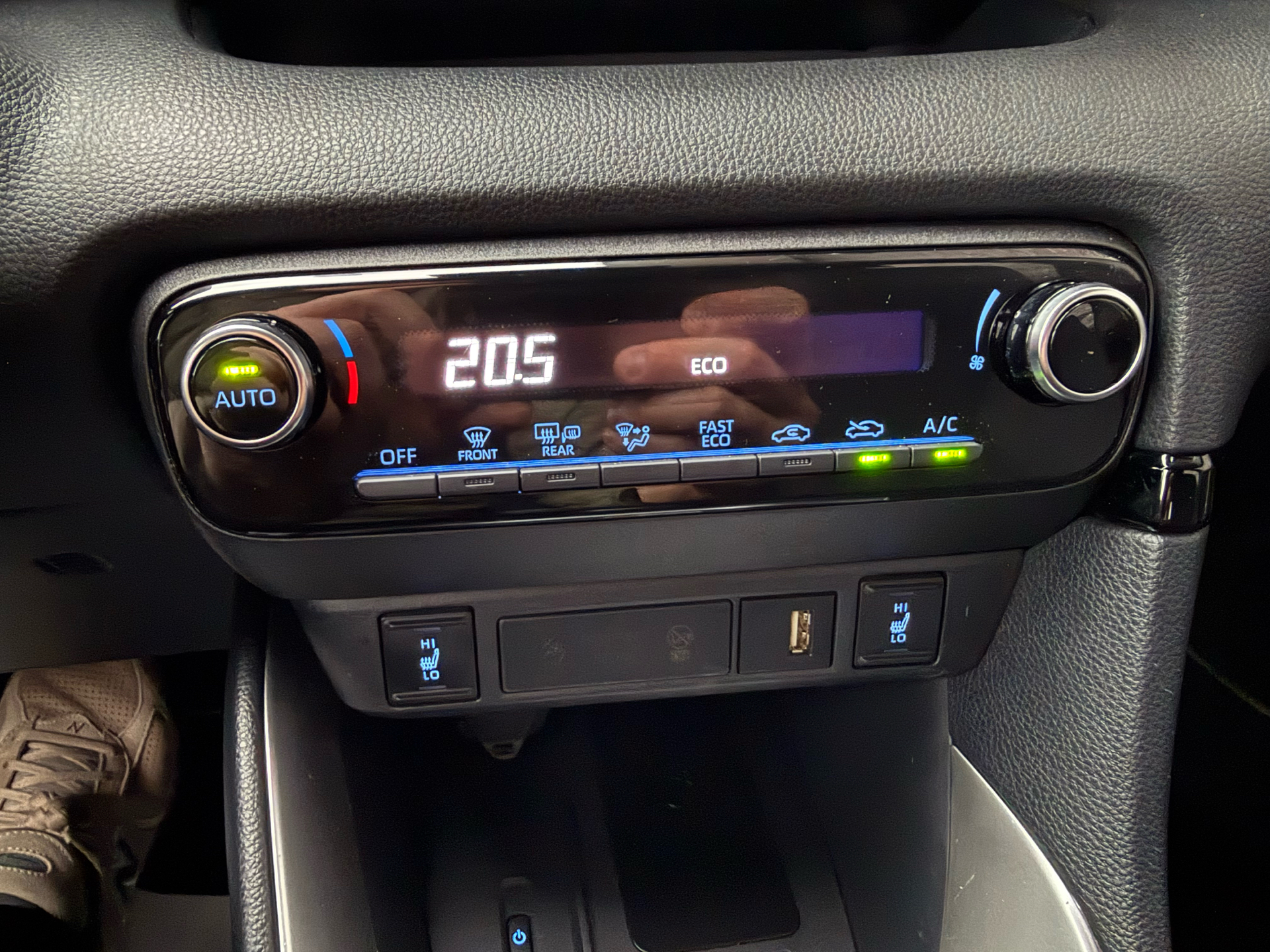 Billede af Toyota Yaris 1,5 Hybrid Active Technology Plus 116HK 5d Trinl. Gear