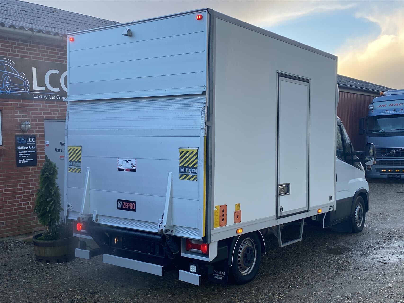 Billede af Iveco Daily 35C16 4100mm 2,3 D 156HK Ladv./Chas. 8g Aut.