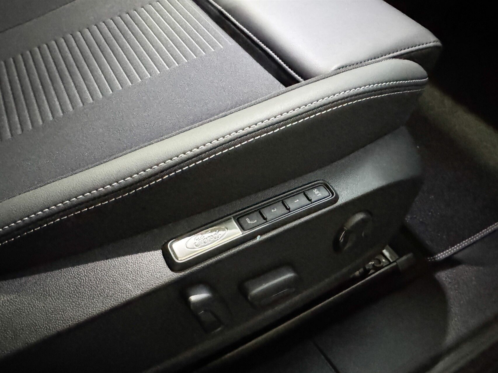 Billede af Ford Explorer EL UR Select AWD 340HK 5d Aut.